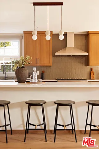 $1,147,000 | 17600 Runnymede Street, Van Nuys, CA 91406