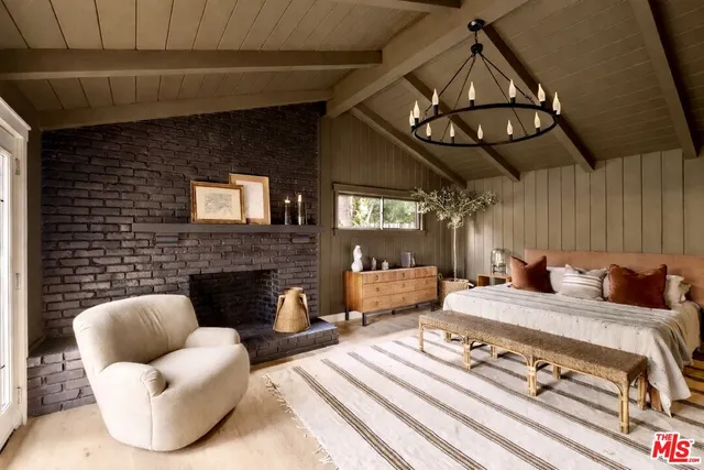 $1,147,000 | 17600 Runnymede Street, Van Nuys, CA 91406