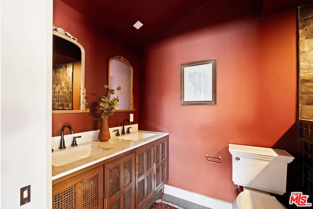 $1,147,000 | 17600 Runnymede Street, Van Nuys, CA 91406