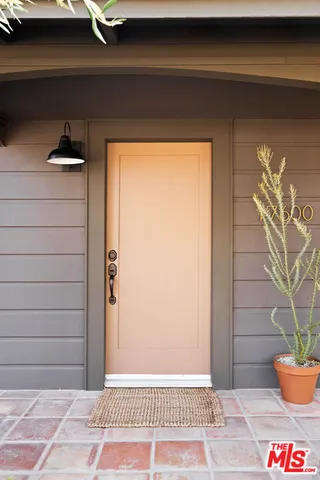 $1,147,000 | 17600 Runnymede Street, Van Nuys, CA 91406