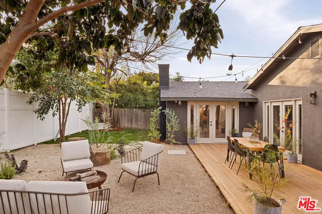 $1,147,000 | 17600 Runnymede Street, Van Nuys, CA 91406