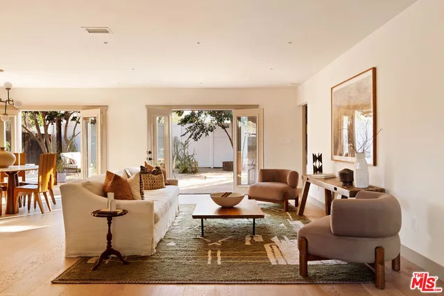 $1,147,000 | 17600 Runnymede Street, Van Nuys, CA 91406