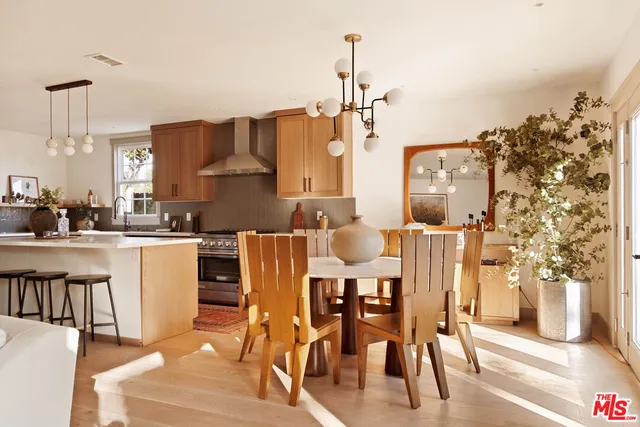 $1,147,000 | 17600 Runnymede Street, Van Nuys, CA 91406