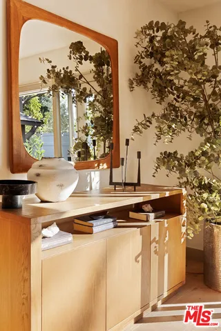 $1,147,000 | 17600 Runnymede Street, Van Nuys, CA 91406