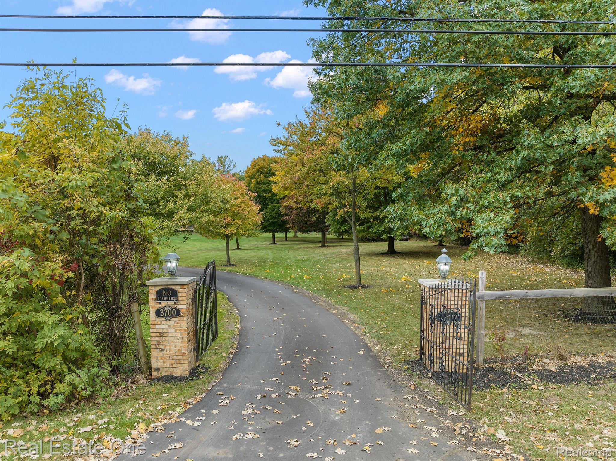 3700 Collins Road Oakland, MI 48363 - Photo 2 of 44 Gallery Image 2