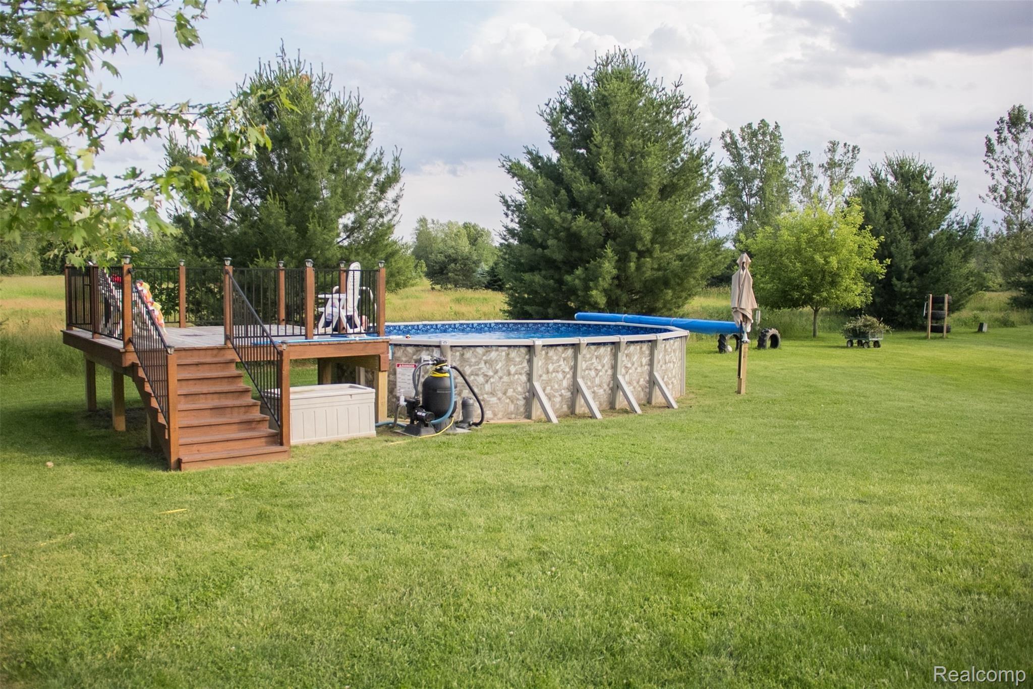 11089 West Mohrle Road Webberville, MI 48892 - Photo 30 of 31 25' x 15' Above ground pool - New in 2018