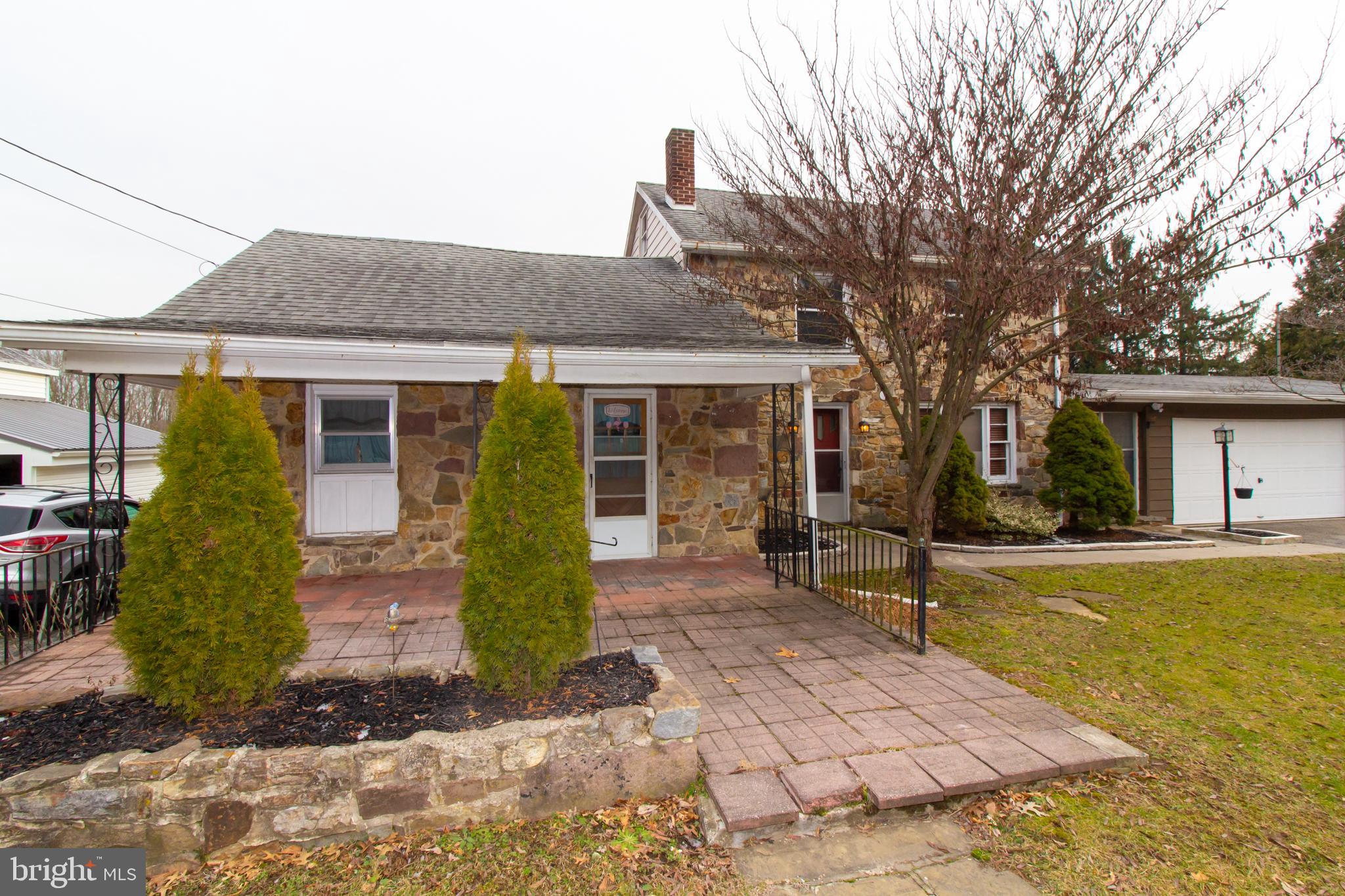1086 Old Hanover Road Spring Grove, PA 17362 - Photo 2 of 19