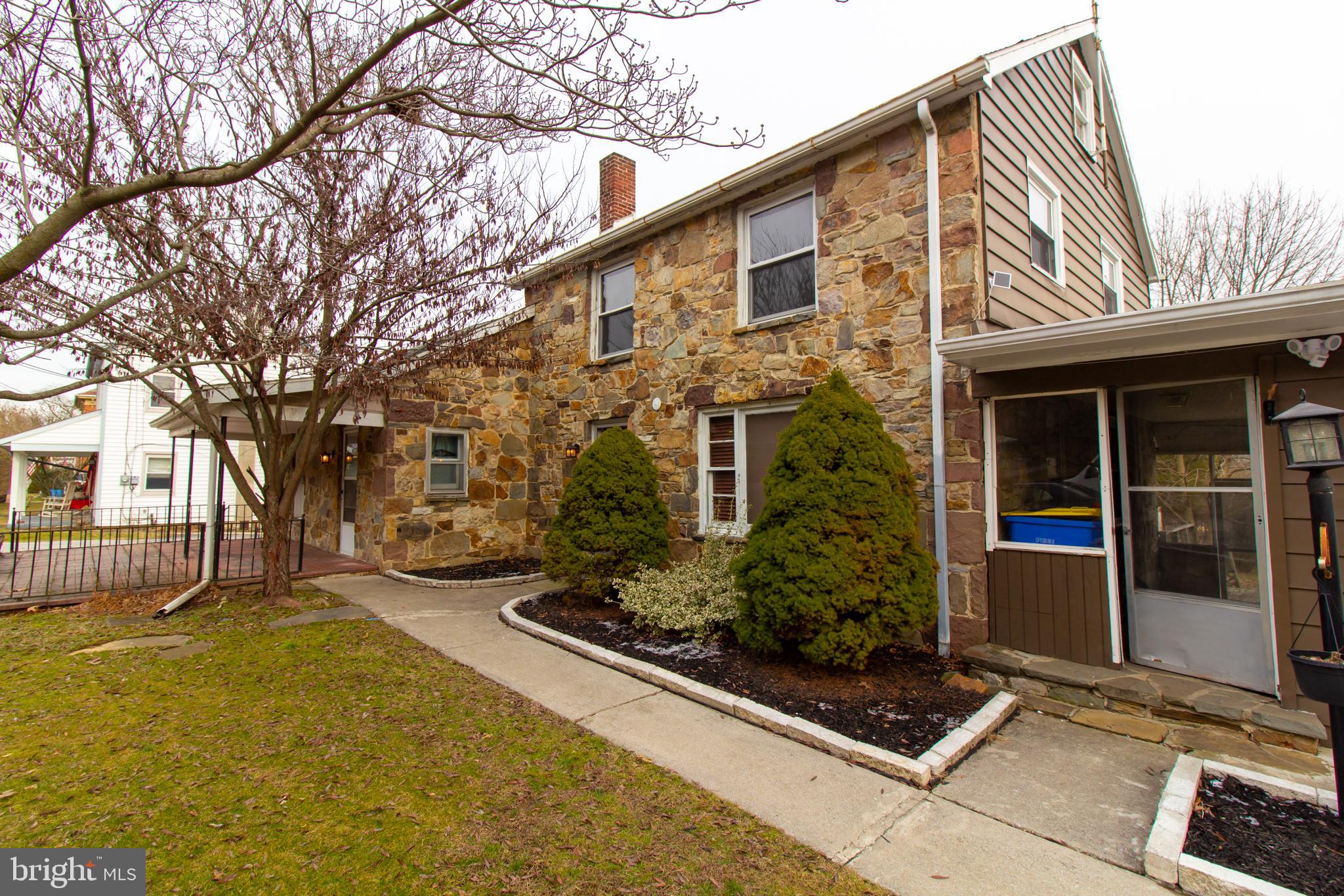 1086 Old Hanover Road Spring Grove, PA 17362 - Photo 3 of 19