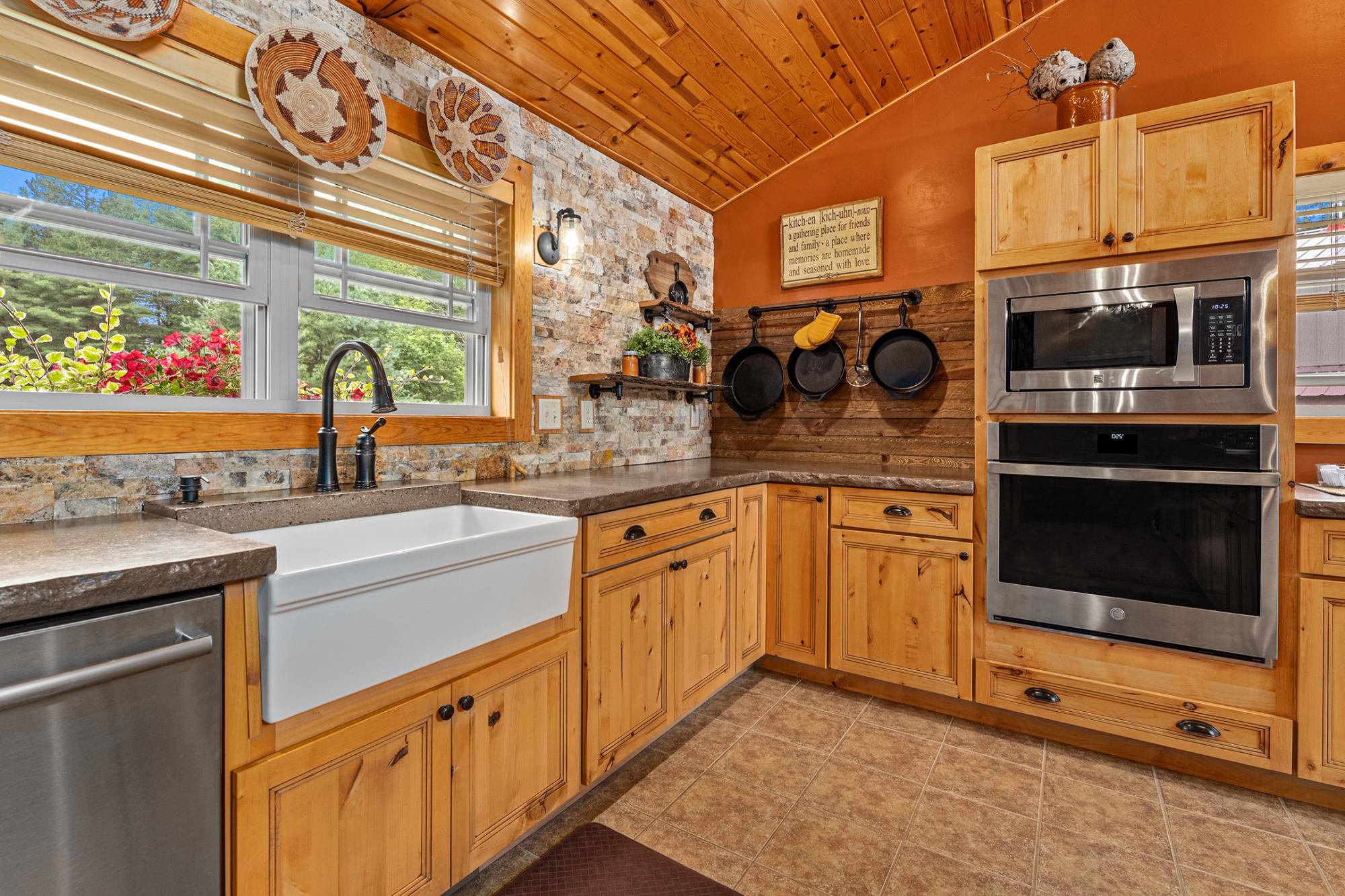 5229 Mirror View Lane Rhinelander, WI 54501 - Photo 12 of 56 Gallery Image 12