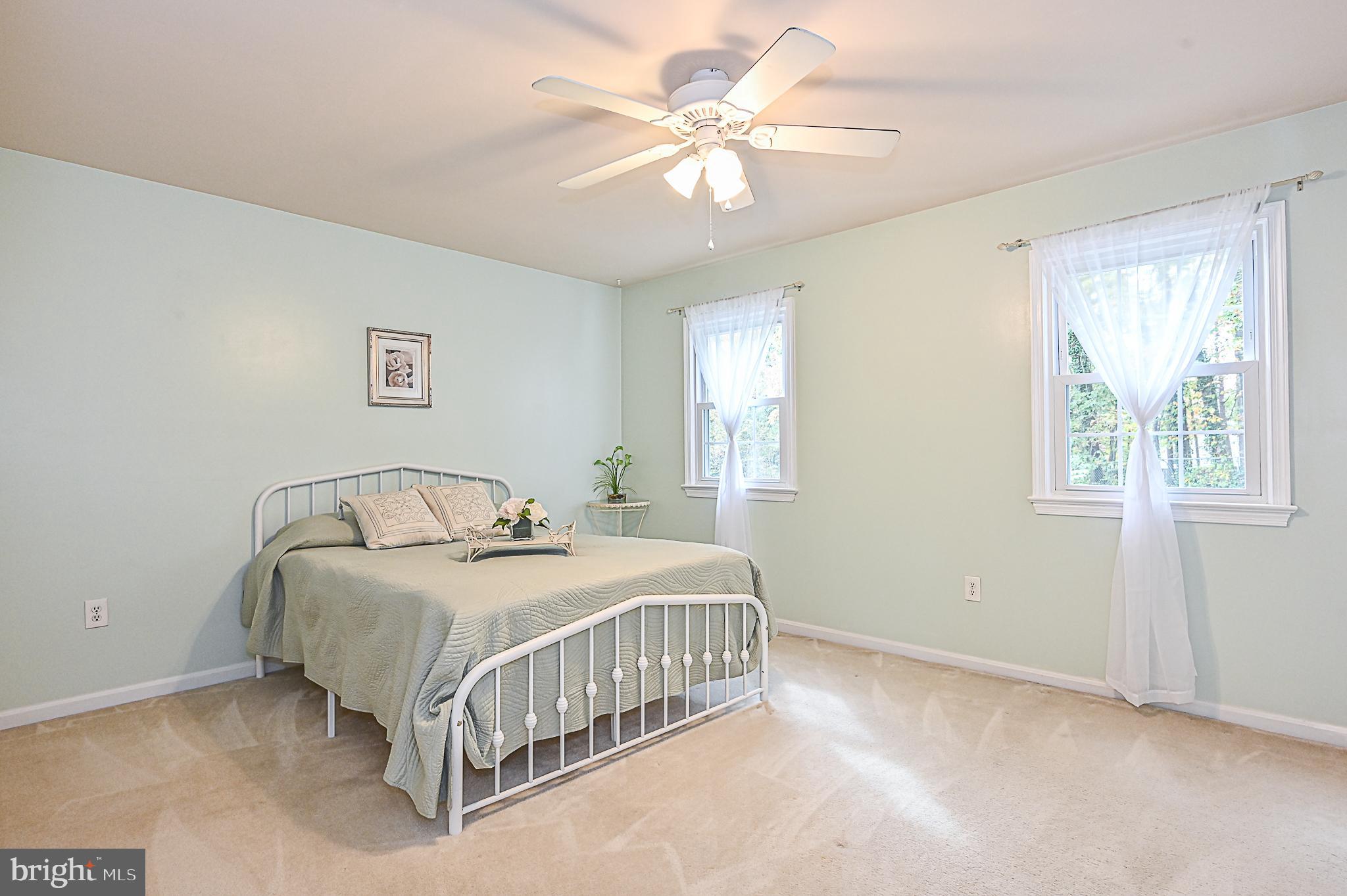 8013 West Point Drive Springfield, VA 22153 - Photo 14 of 35 Spacious Primary Suite