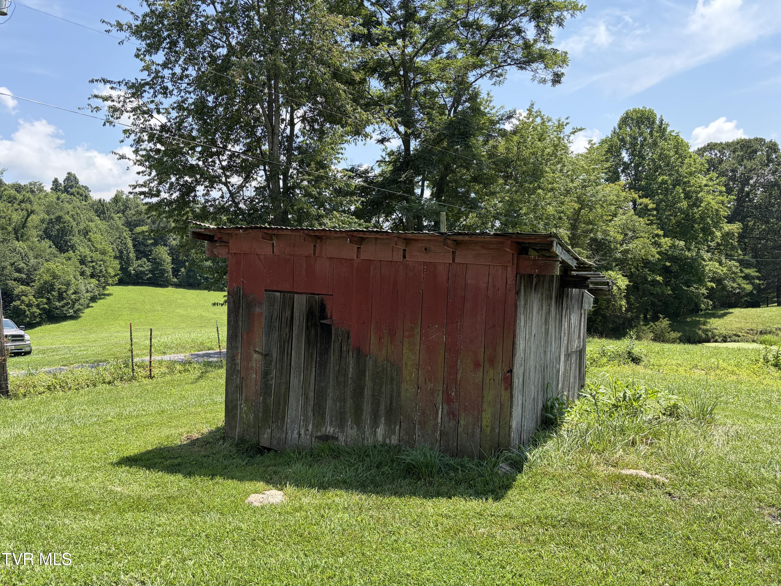 901 Ball Field Road Gate City, VA 24251 - Photo 6 of 34 IMG_0394