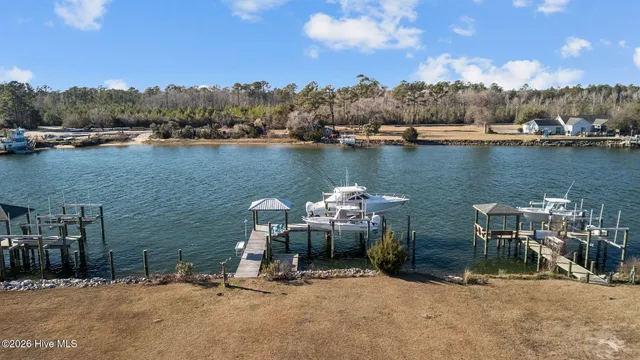 $1,490,000 | 108 Blue Heron Court, Beaufort, NC 28516