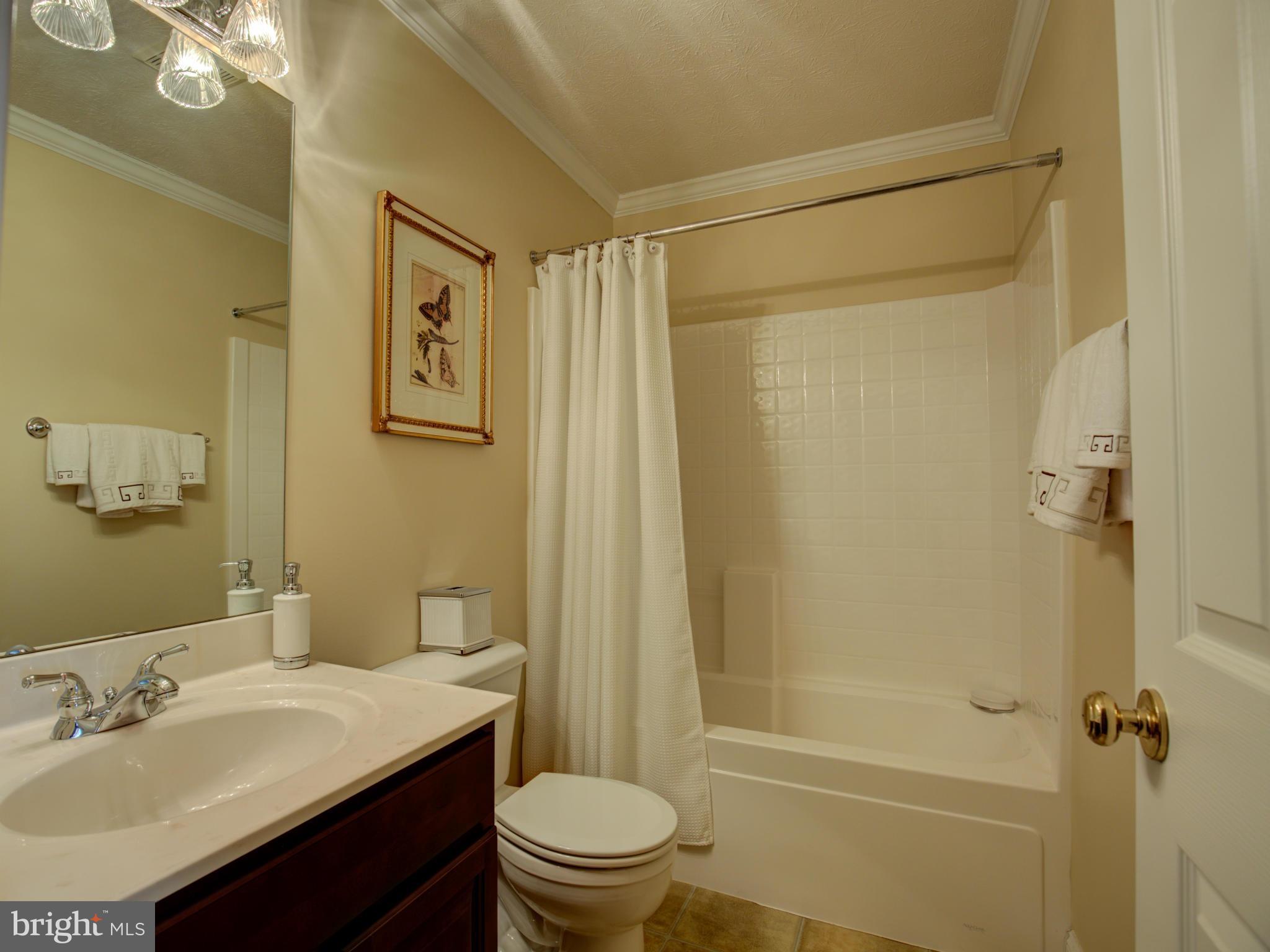 93 Abbey Road Winchester, VA 22602 - Photo 18 of 30 Bath