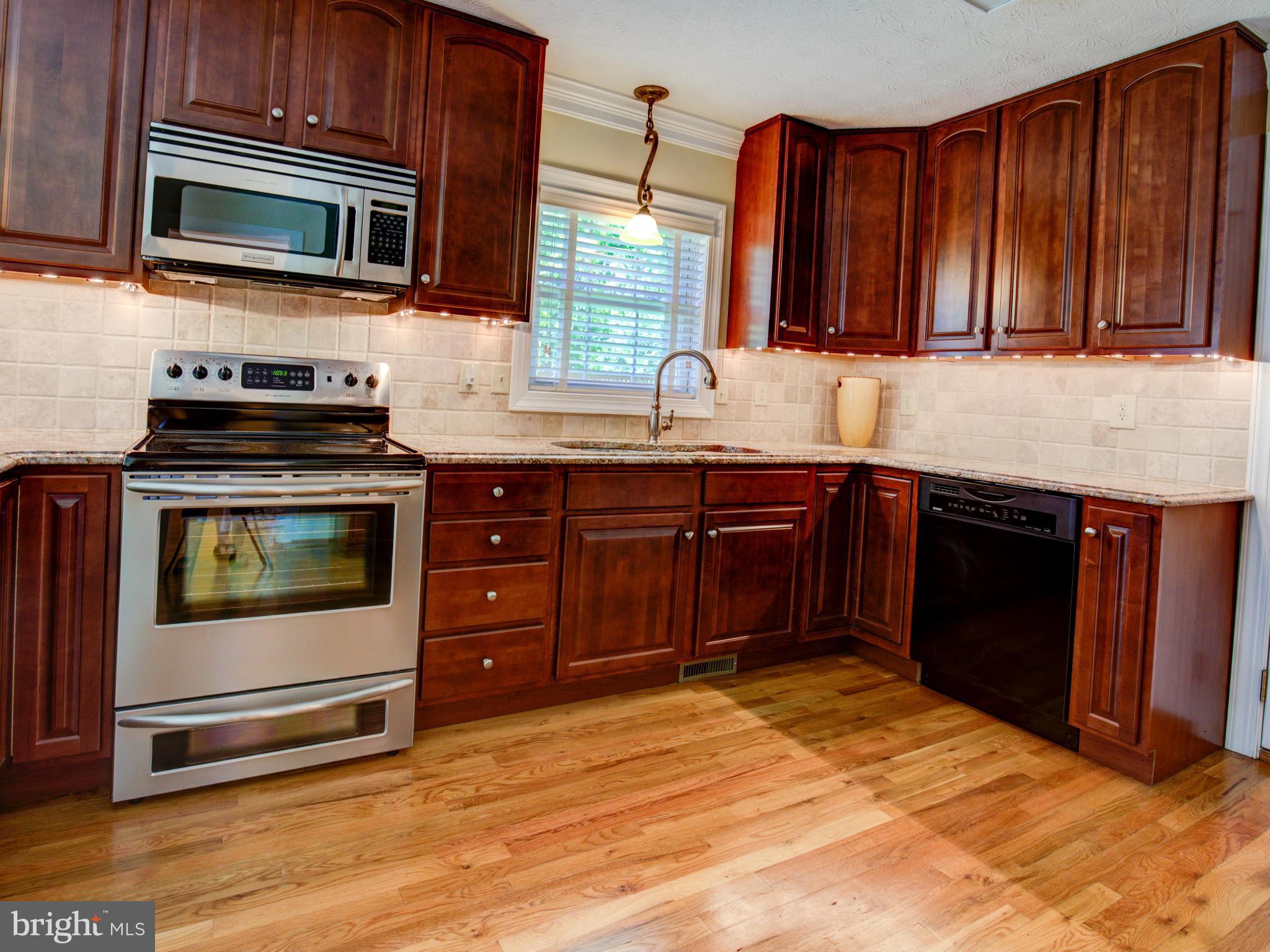 93 Abbey Road Winchester, VA 22602 - Photo 8 of 30 Kitchen
