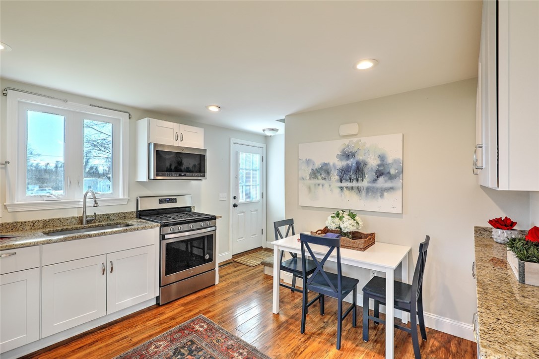 216 Maple Avenue Barrington, RI 02806 - Photo 5 of 22