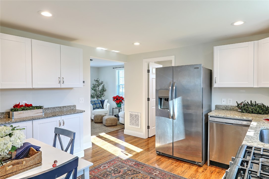 216 Maple Avenue Barrington, RI 02806 - Photo 7 of 22