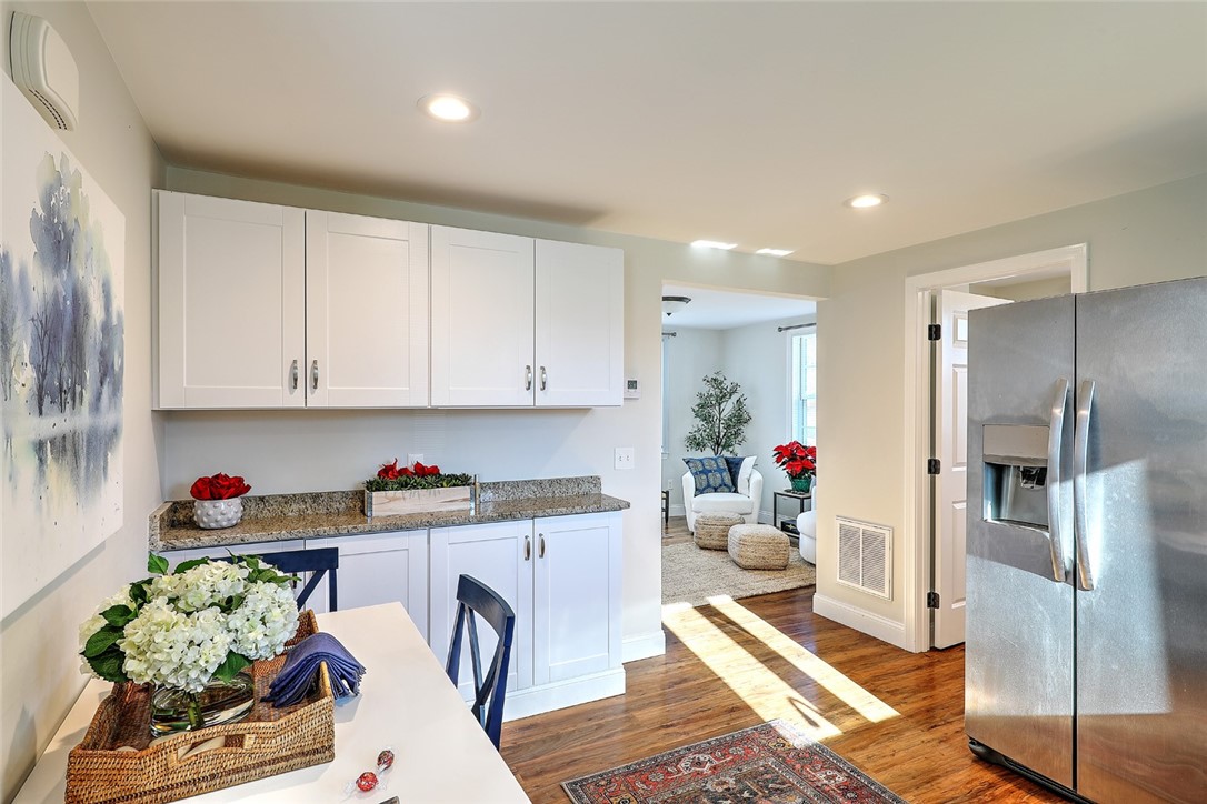 216 Maple Avenue Barrington, RI 02806 - Photo 8 of 22