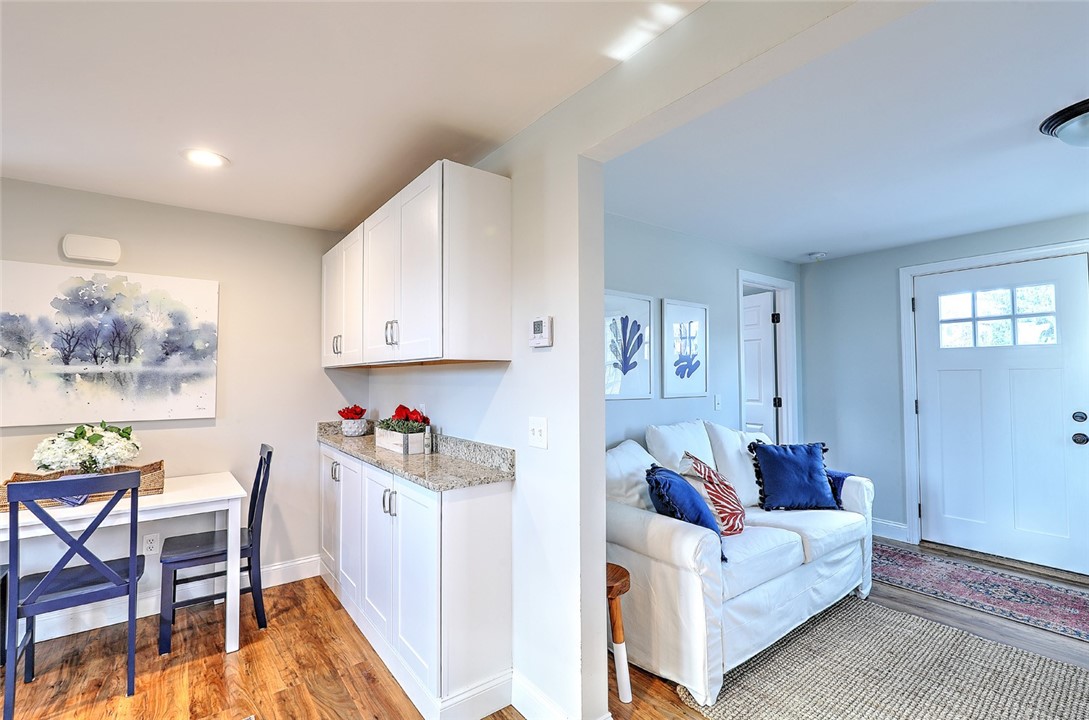 216 Maple Avenue Barrington, RI 02806 - Photo 10 of 22