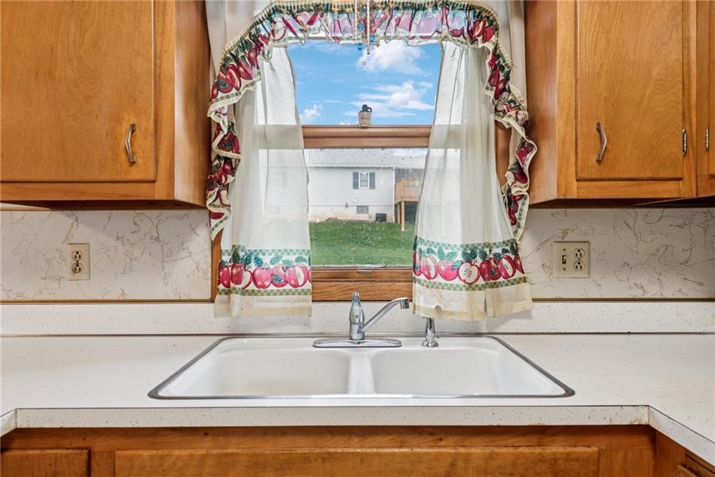 209 East End Road Connellsville, PA 15425 - Photo 9 of 25 Gallery Image 9