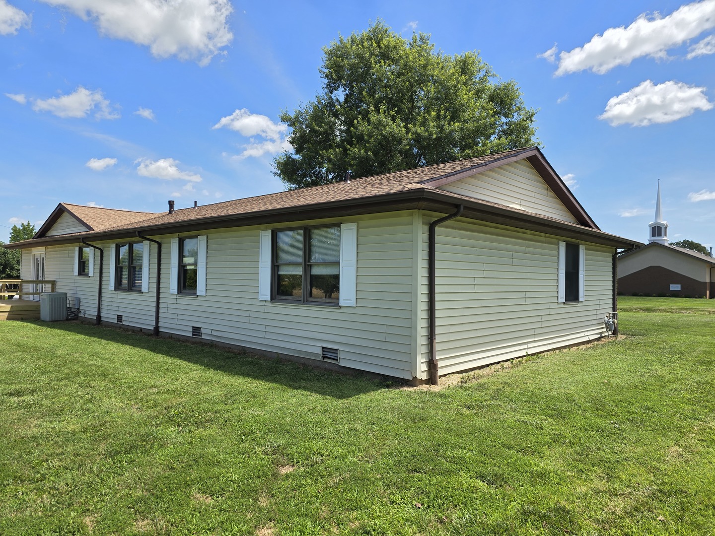 110 Grayson Road Eldorado, IL 62930 - Photo 3 of 33