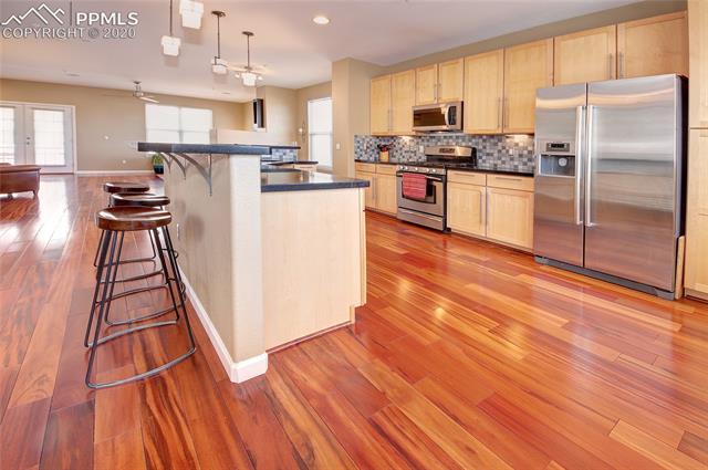822 Victoria Ridge Point Colorado Springs, CO 80903 - Photo 16 of 36 Gorgeous Gormet Kitchen!