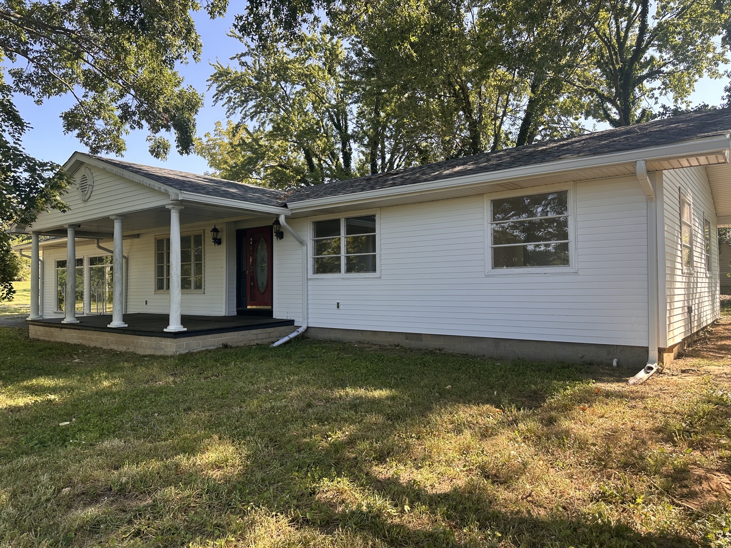 380 Golf Course Road Eldorado, IL 62930 - Photo 1 of 27 Gallery Image 1