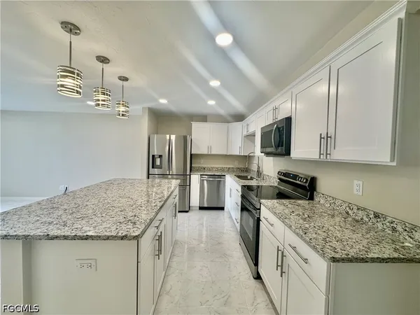 $1,550 | 4802 Tudor Drive, Unit 102, Cape Coral, FL 33904