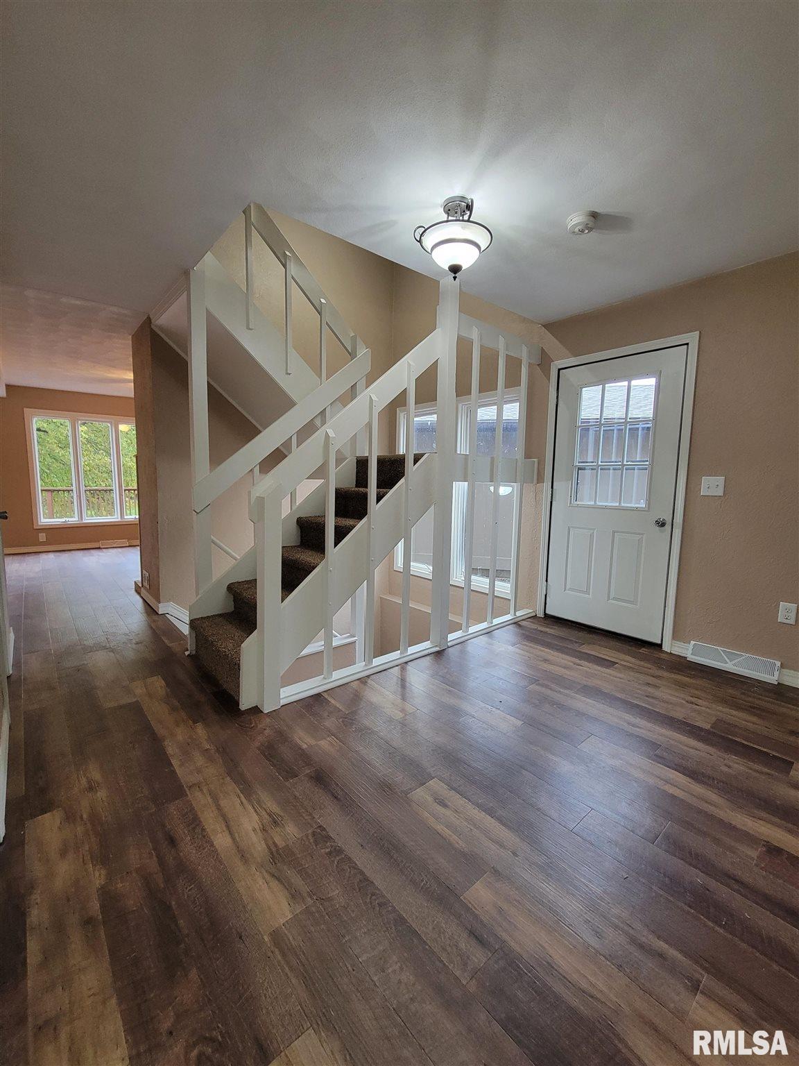 13851 North Manito Road Manito, IL 61546 - Photo 7 of 45 Gallery Image 7