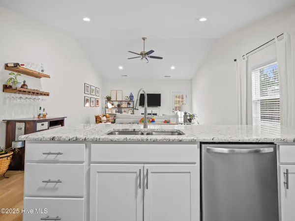 $2,250 | 102 Moonstone Court, Jacksonville, NC 28546