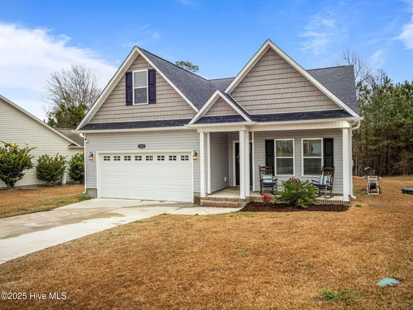 $2,250 | 102 Moonstone Court, Jacksonville, NC 28546