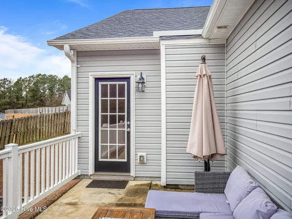 $2,250 | 102 Moonstone Court, Jacksonville, NC 28546
