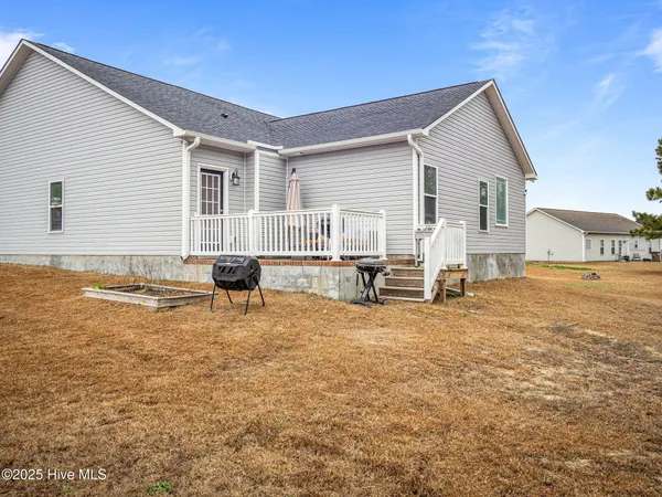 $2,250 | 102 Moonstone Court, Jacksonville, NC 28546