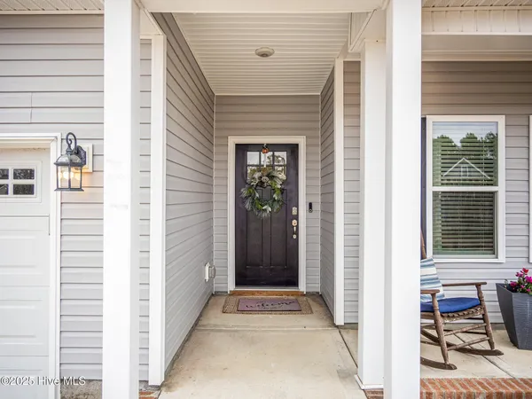 $2,250 | 102 Moonstone Court, Jacksonville, NC 28546