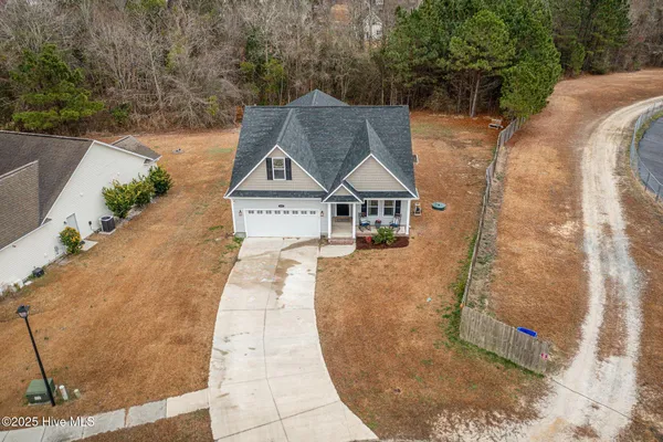 $2,250 | 102 Moonstone Court, Jacksonville, NC 28546