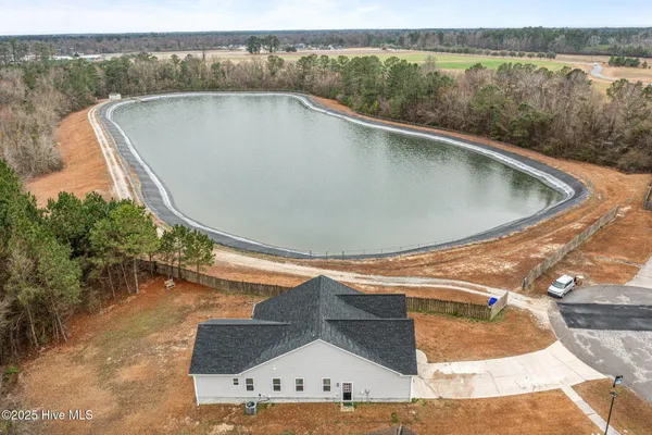 $2,250 | 102 Moonstone Court, Jacksonville, NC 28546