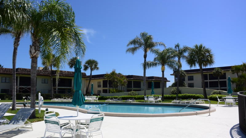 275 South Beach Road, Unit 201E Jupiter, FL 33469 - Photo 15 of 25 pool