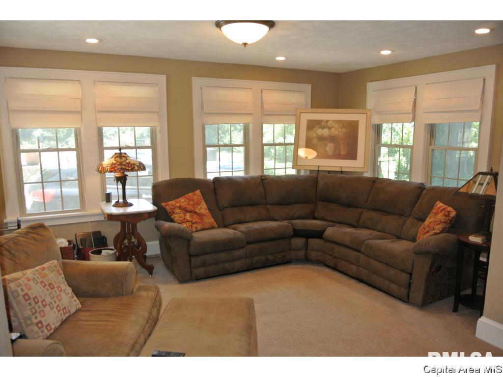 1611 Mound Road Jacksonville, IL 62650 - Photo 20 of 35 Gallery Image 20