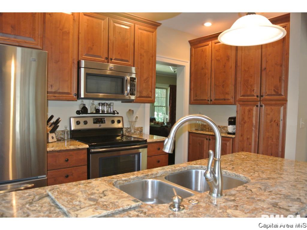 1611 Mound Road Jacksonville, IL 62650 - Photo 34 of 35 Gallery Image 34