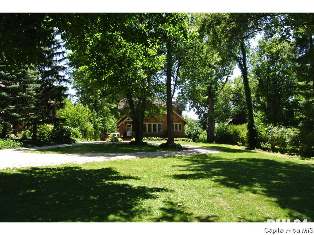 1611 Mound Road Jacksonville, IL 62650 - Photo 6 of 35 Gallery Image 6