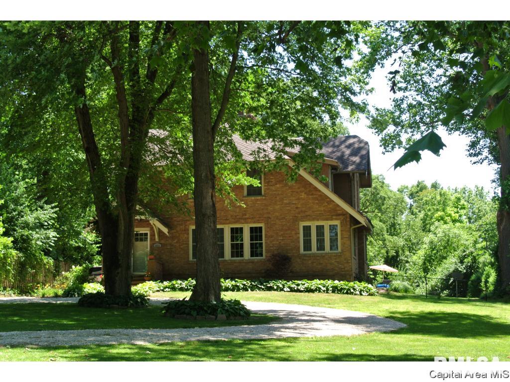 1611 Mound Road Jacksonville, IL 62650 - Photo 7 of 35 Gallery Image 7