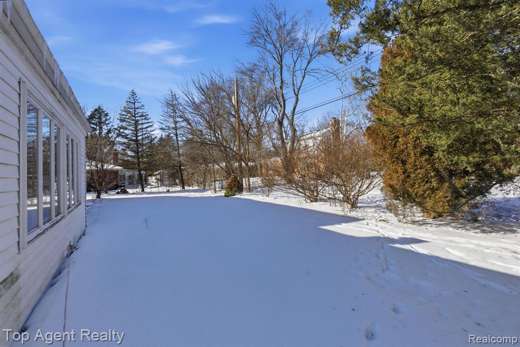 32306 Baintree Road Farmington Hills, MI 48334 - Photo 38 of 42