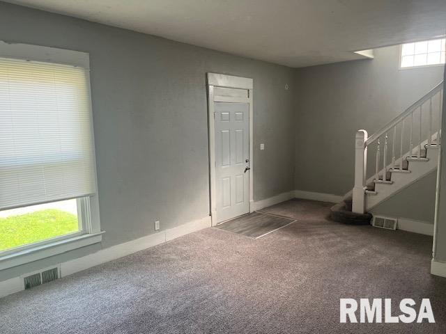 1015 Arlington Court Davenport, IA 52803 - Photo 3 of 17