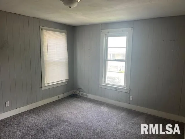 $975 | 1015 Arlington Court, Davenport, IA 52803