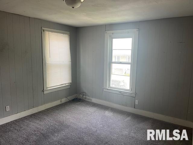 1015 Arlington Court Davenport, IA 52803 - Photo 9 of 17