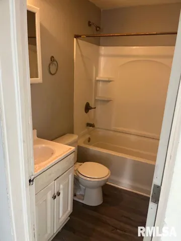 $975 | 1015 Arlington Court, Davenport, IA 52803