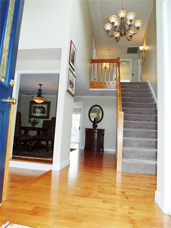 36 Sudbury Road Ashland, MA 01721 - Photo 3 of 30 Gallery Image 3