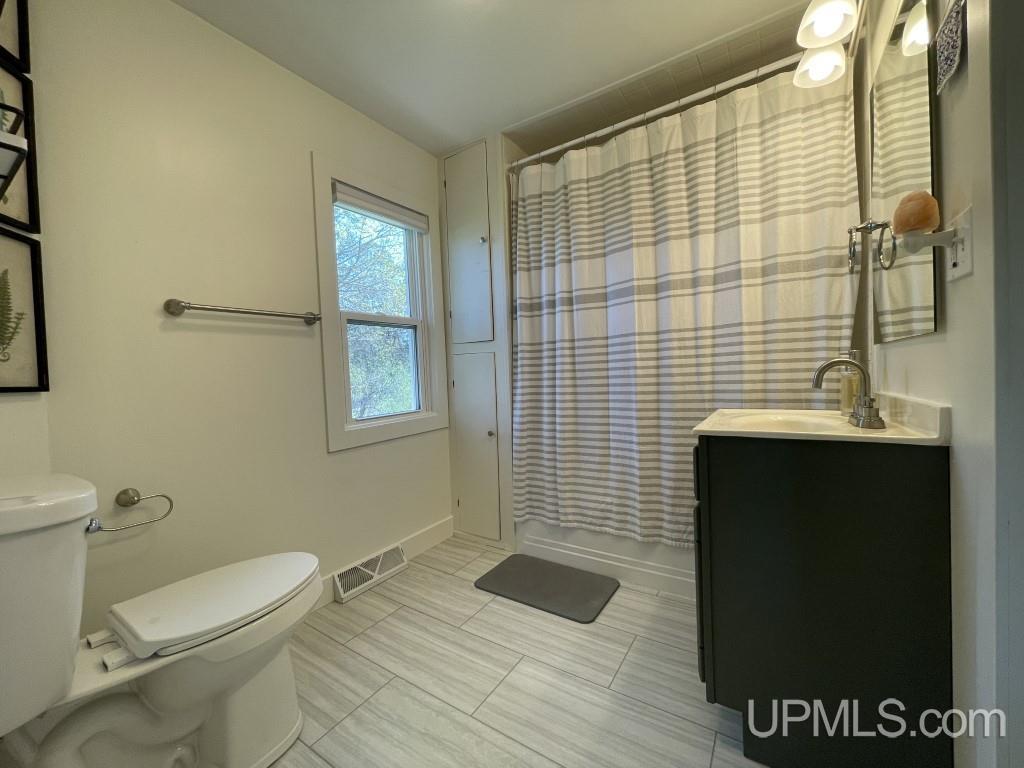 17 Meador Street L'Anse, MI 49946 - Photo 12 of 40