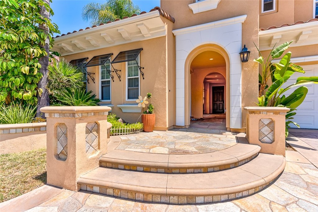 30 Paso Robles Irvine, CA 92602 - Photo 8 of 34 a view of a house with fountain