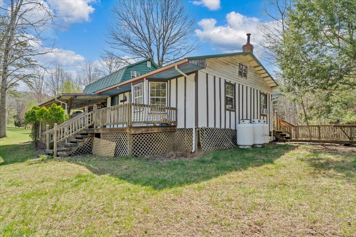 75 Johns Creek Road New Castle, VA 24127 - Photo 3 of 98 010-MIB08034