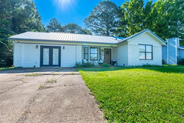 $334,900 | 406 Rosewood Avenue, Mary Esther, FL 32569